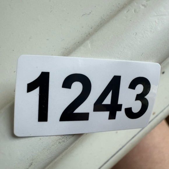 Abercrombie & Fitch Ultra High Rise Straight Curve Love Jeans Size 28/6R - Picture 9 of 9